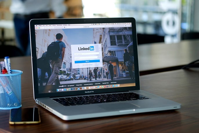 Linkedin on Computer
