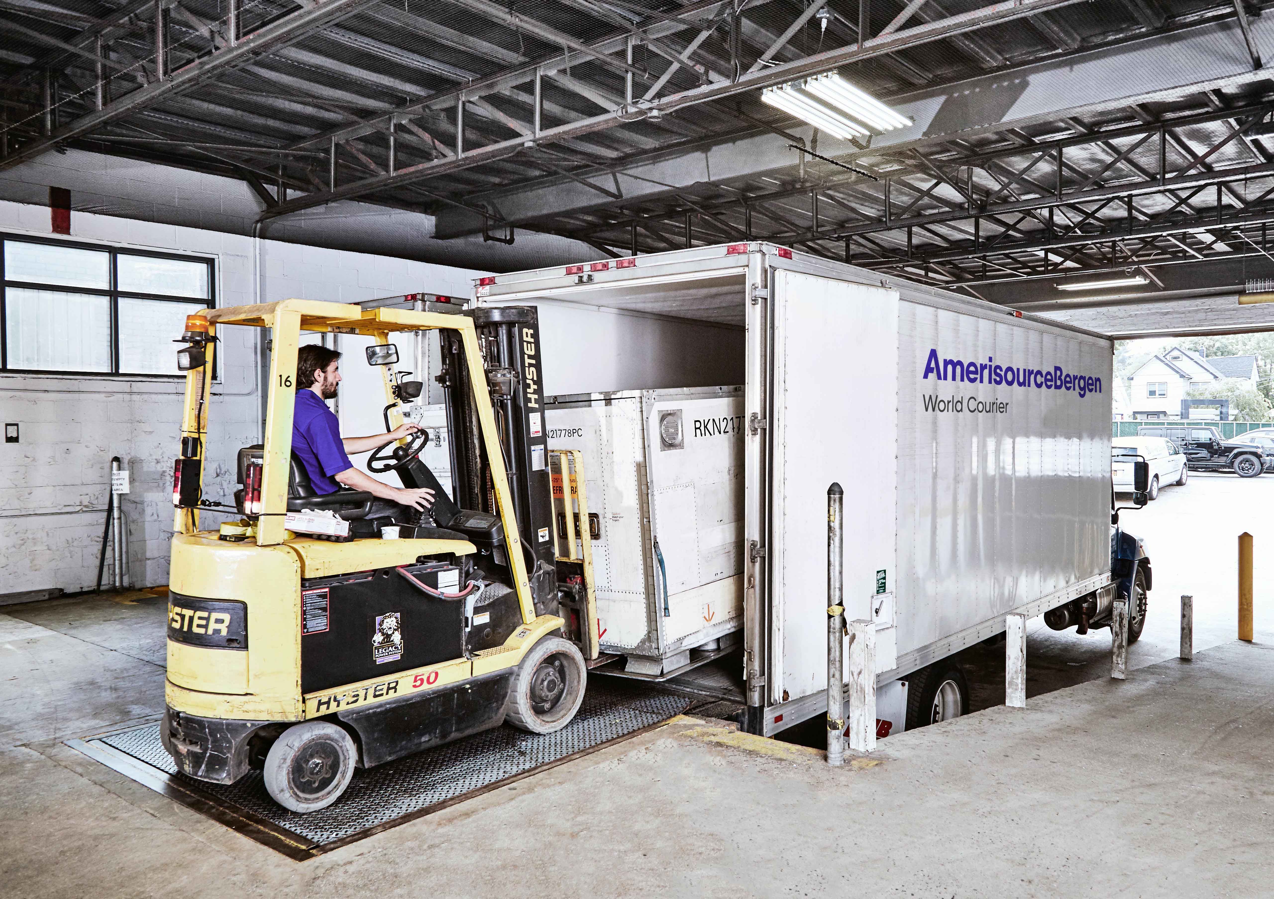 World_Courier_Delivery_Truck_NY_074-web